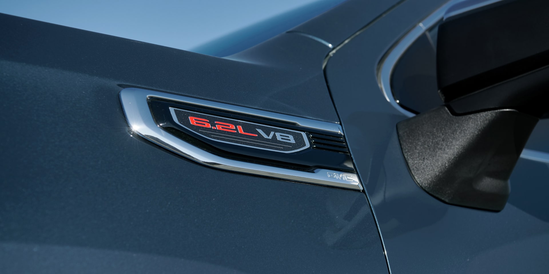 2026 GMC sierra Design: Exterior GMC Engine Lettering