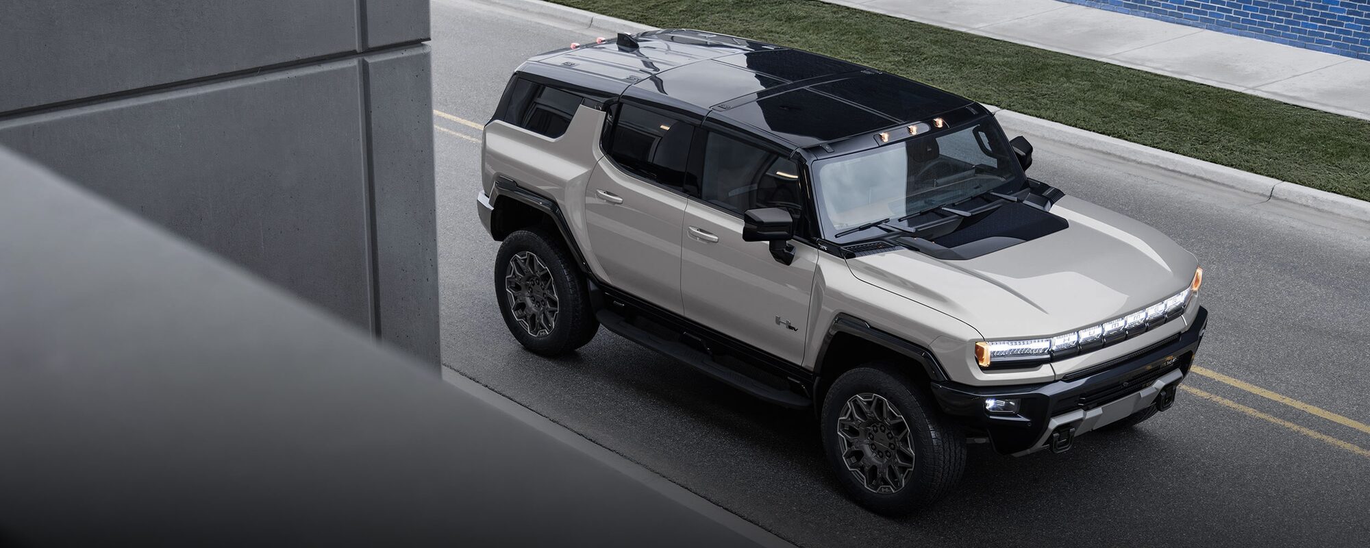 2026-hummer-ev-suv-mov-masthead