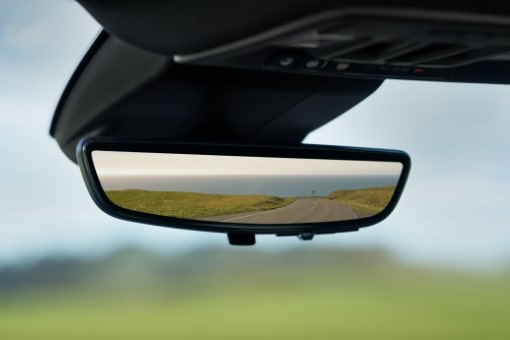 2024 GMC sierra Design: Interior HD Mrror Display