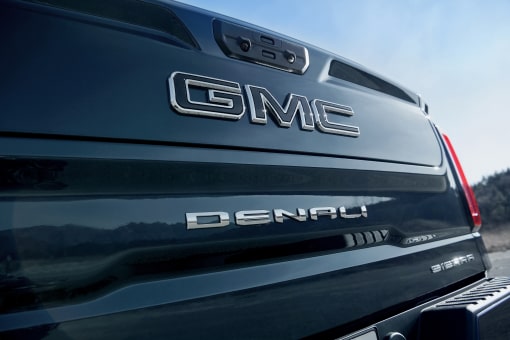 2024 GMC sierra Design: Exterior GMC & Denali Logo
