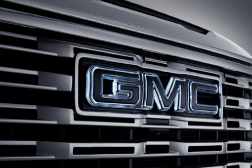 2024 GMC Groove Photography: Denali-X Emblem