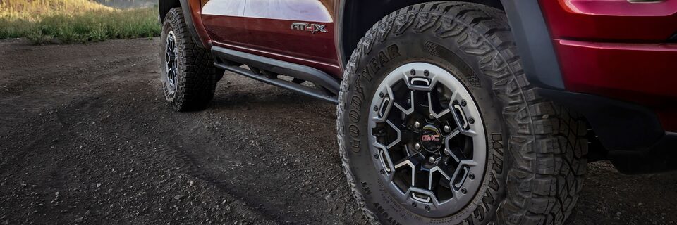 Close-up of the GMC Canyon AT4X Beadlock-Cable Wheels
