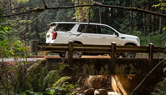 GMC Next Generation 2021 Yukon AT4 driving offroad