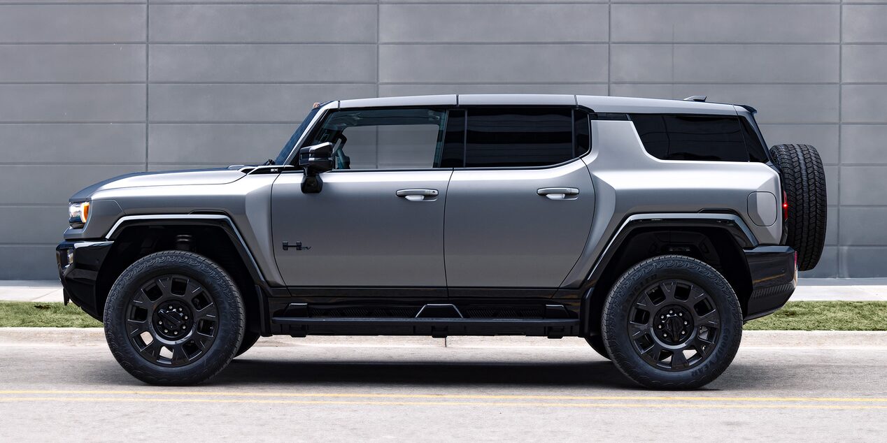 Front Three-Quarters View of the GMC HUMMER EV SUV