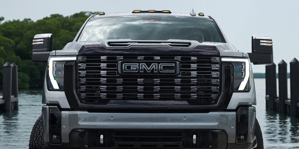 A Close-Up on the GMC Sierra HD Nameplate and Grille